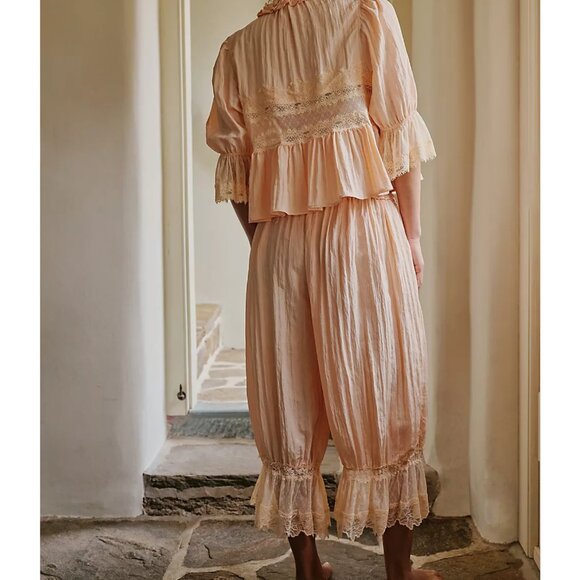 Forever Young Bloomer Pants Color Peach Pit - Picture 3 of 5